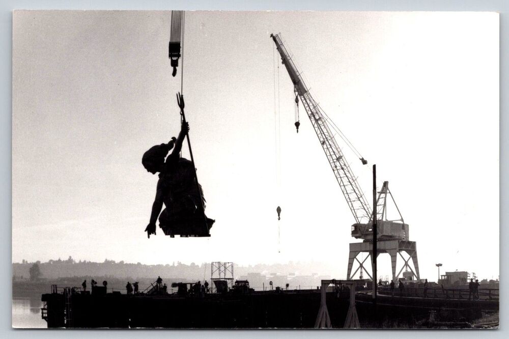 Vintage Portlandia Statue Installation RPPC Postcard 1985 Portland Oregon Photo